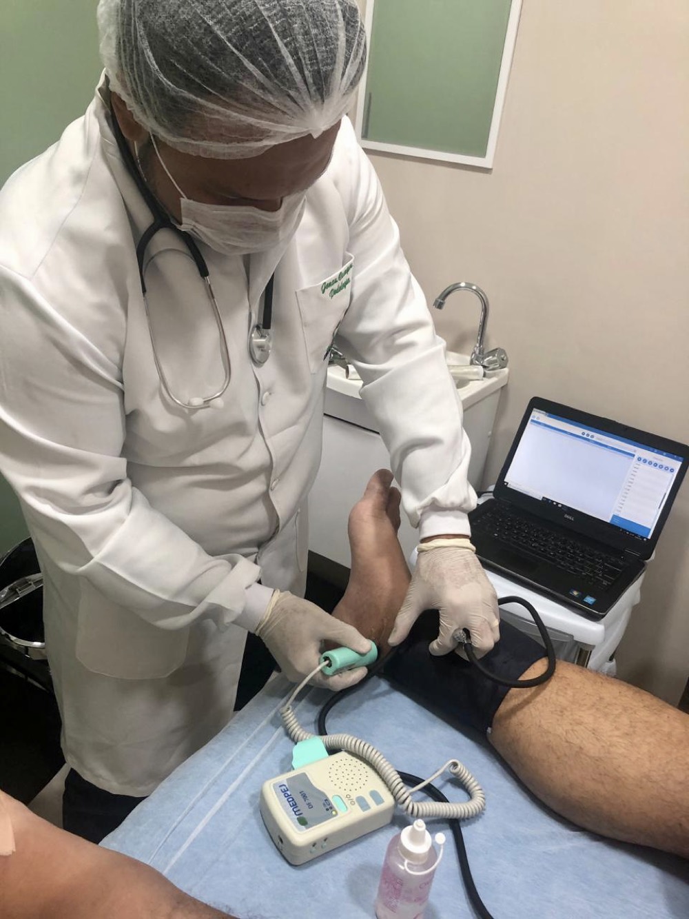 Exame com Doppler vascular